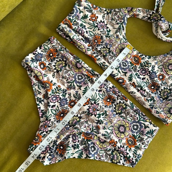 O’NEILL Oahu Floral Print Bikini Set Size L 56 - Picture 4 of 10